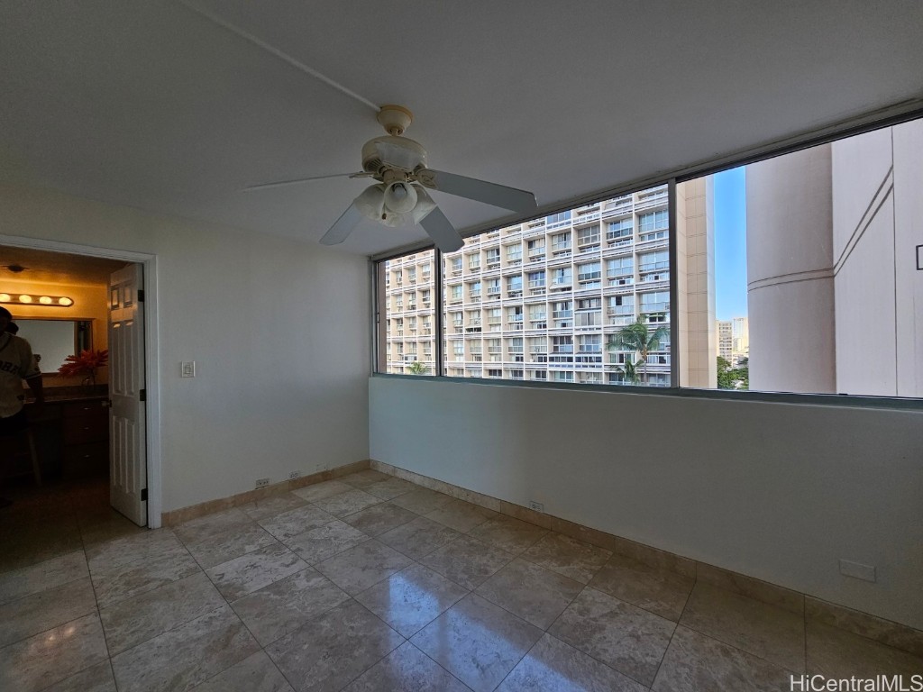 555 University Avenue 800