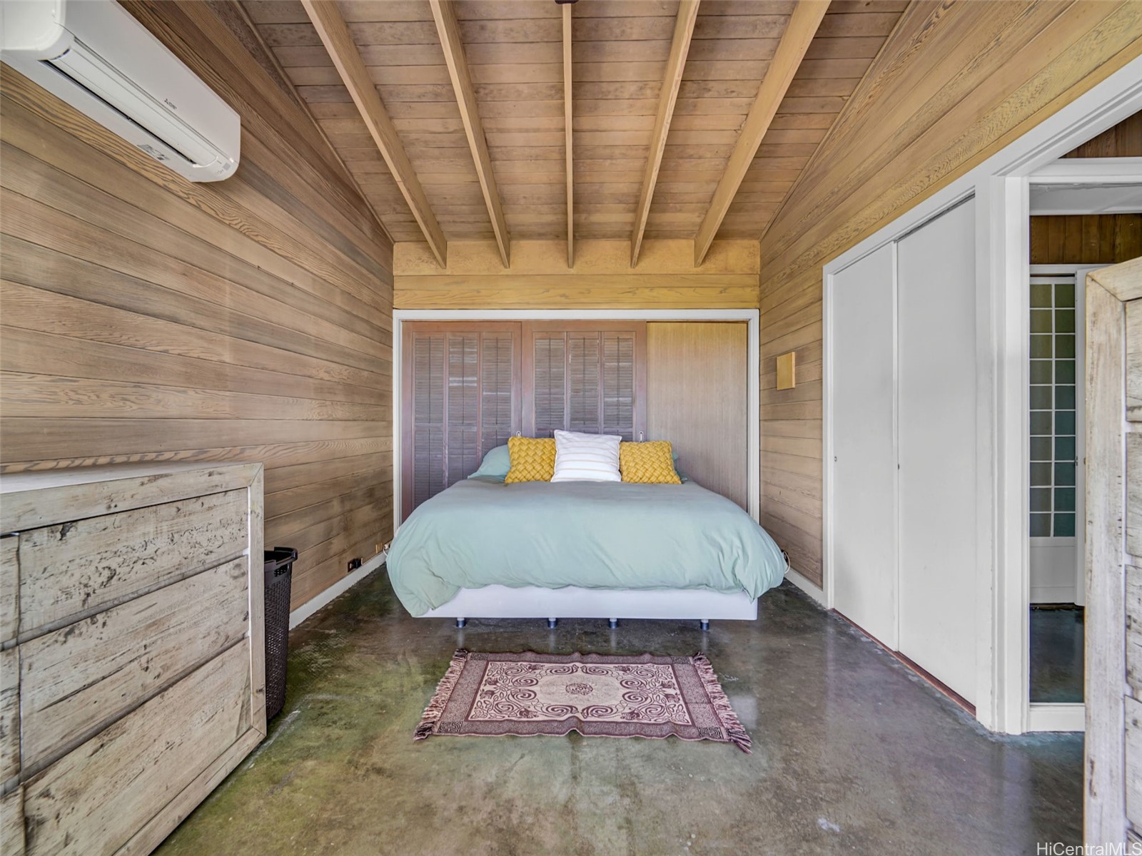 1901 Judd Hillside Road