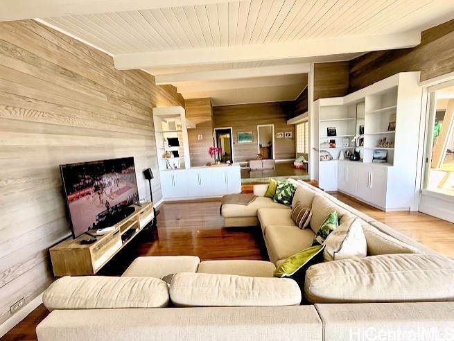 1901 Judd Hillside Road