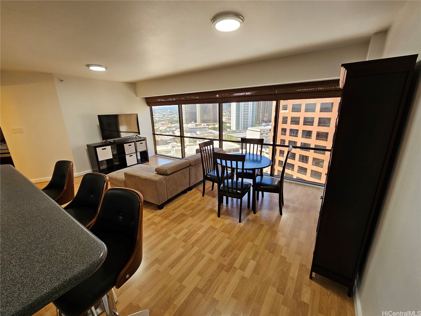 1088 Bishop Street 1602