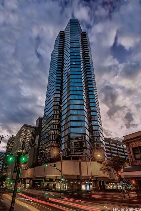 1088 Bishop Street 1602