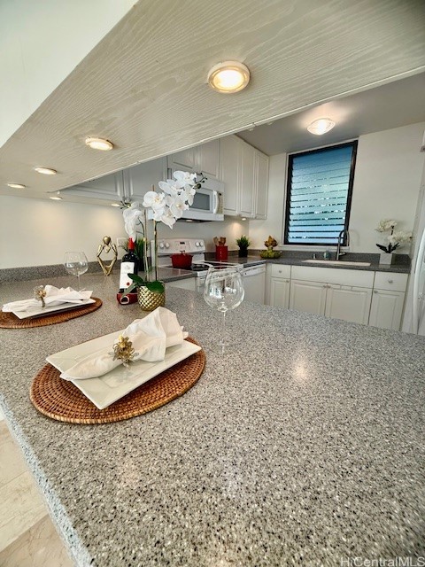 501 Hahaione Street 15G