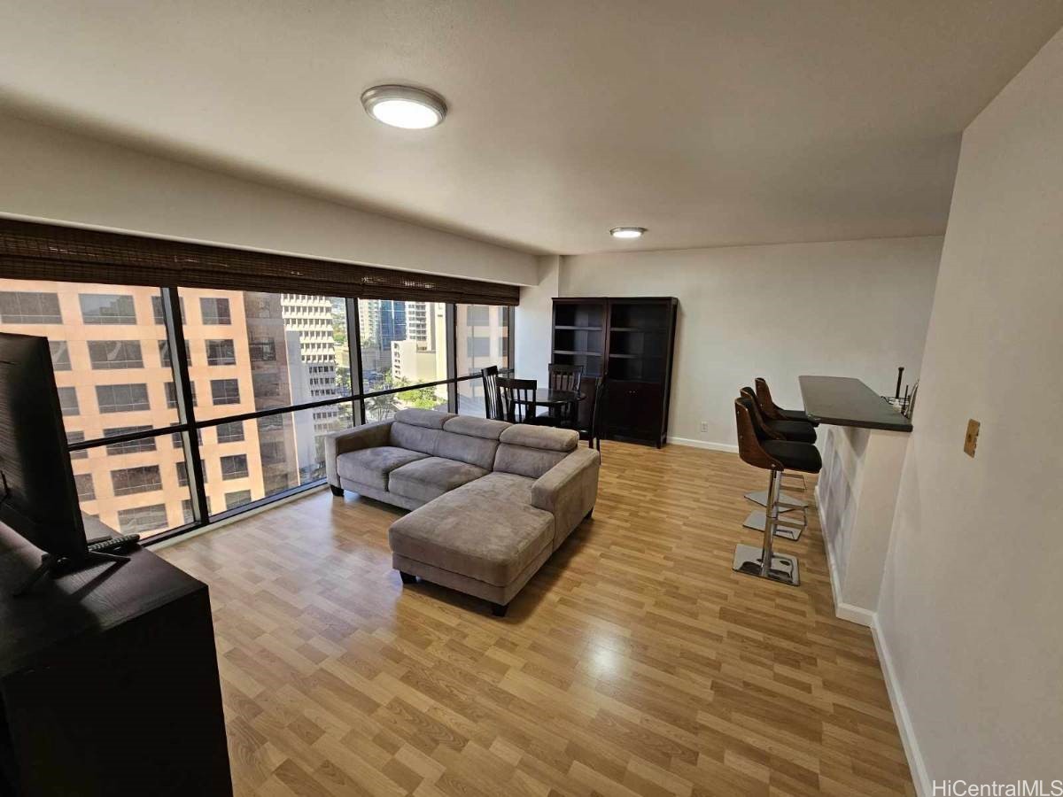 1088 Bishop Street 1602