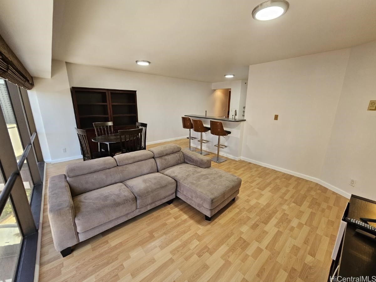 1088 Bishop Street 1602