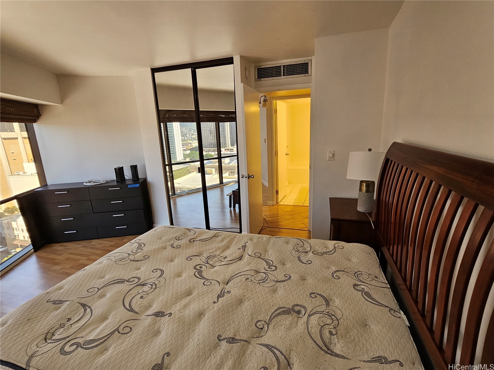 1088 Bishop Street 1602