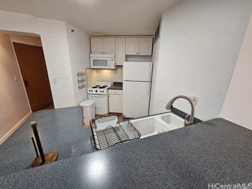 1088 Bishop Street 1602