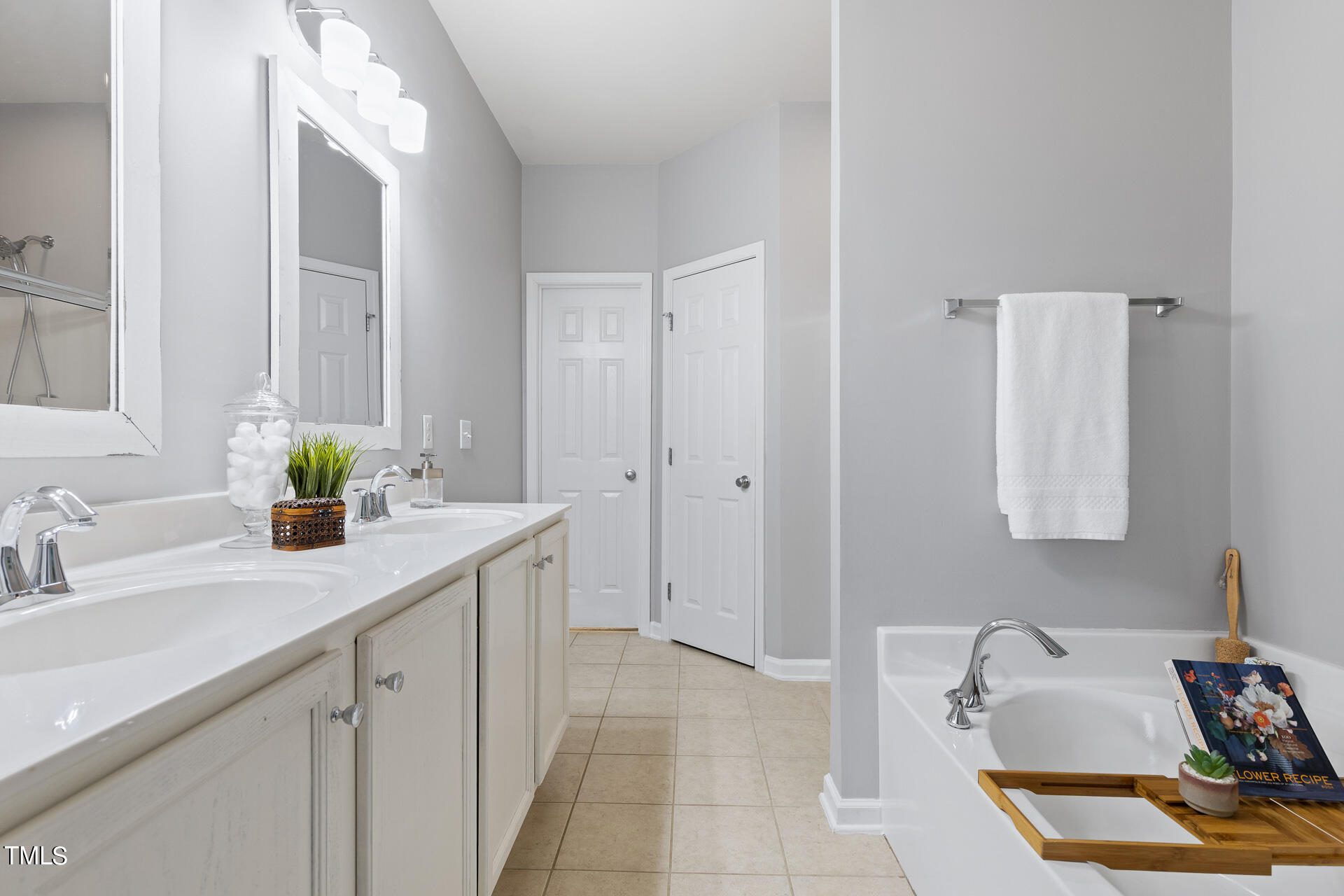 1004 Bartlett Circle