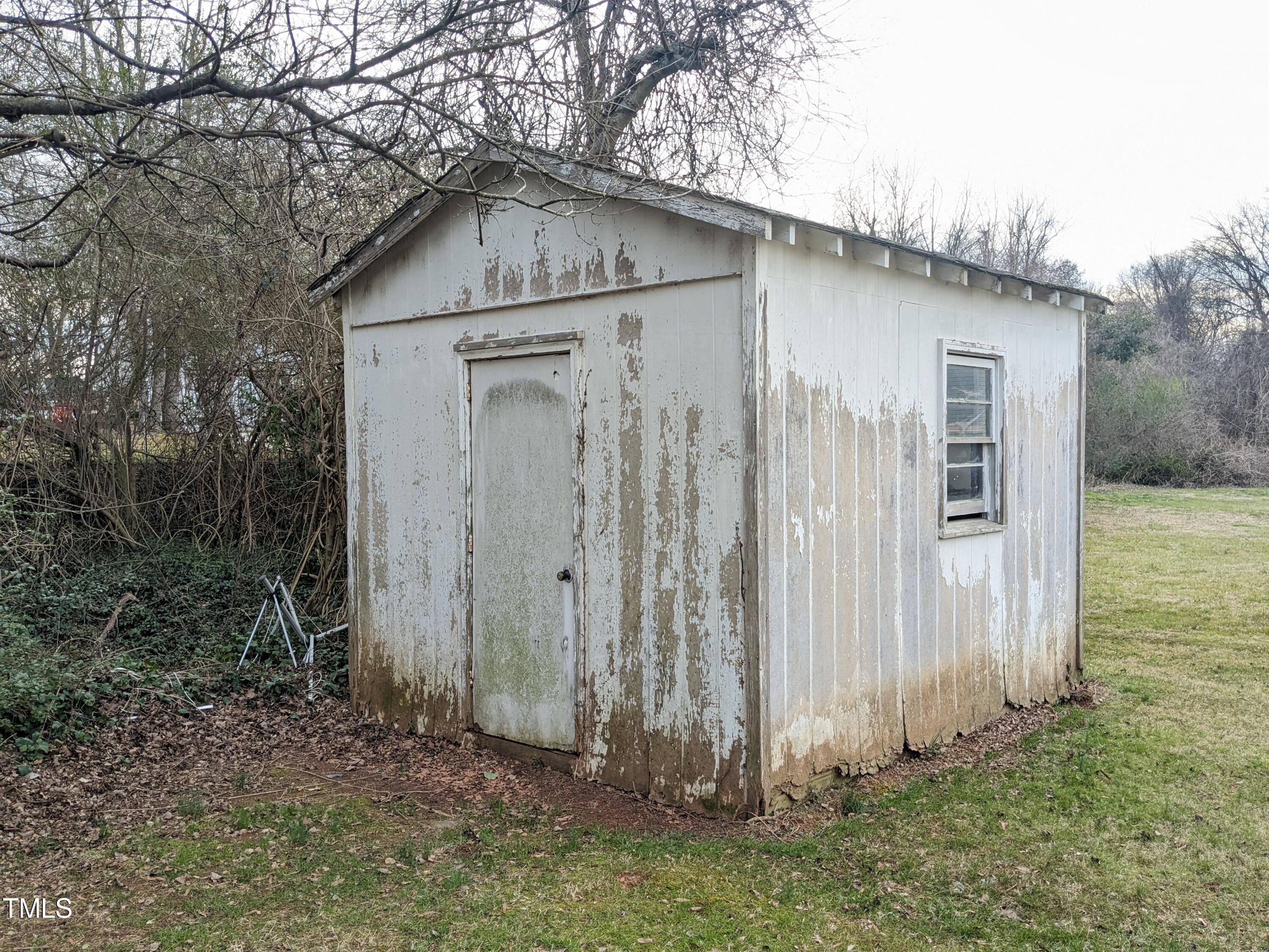 326 W Gilbreath Street