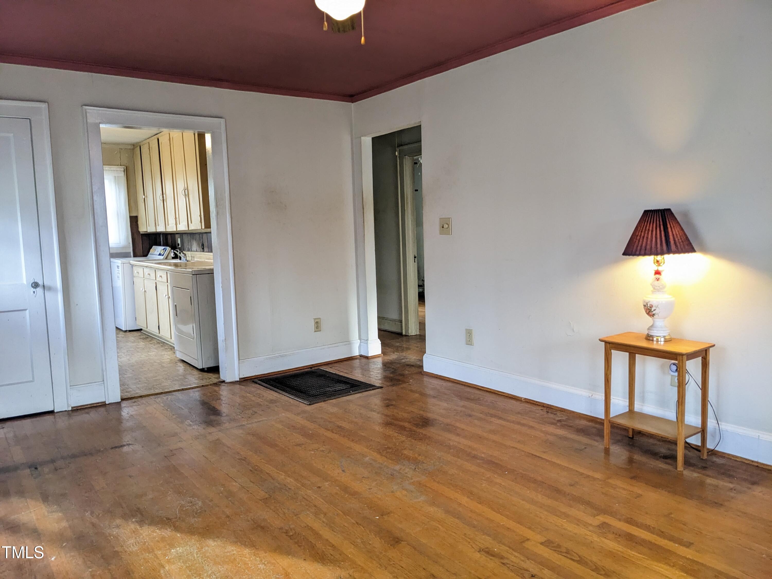 326 W Gilbreath Street
