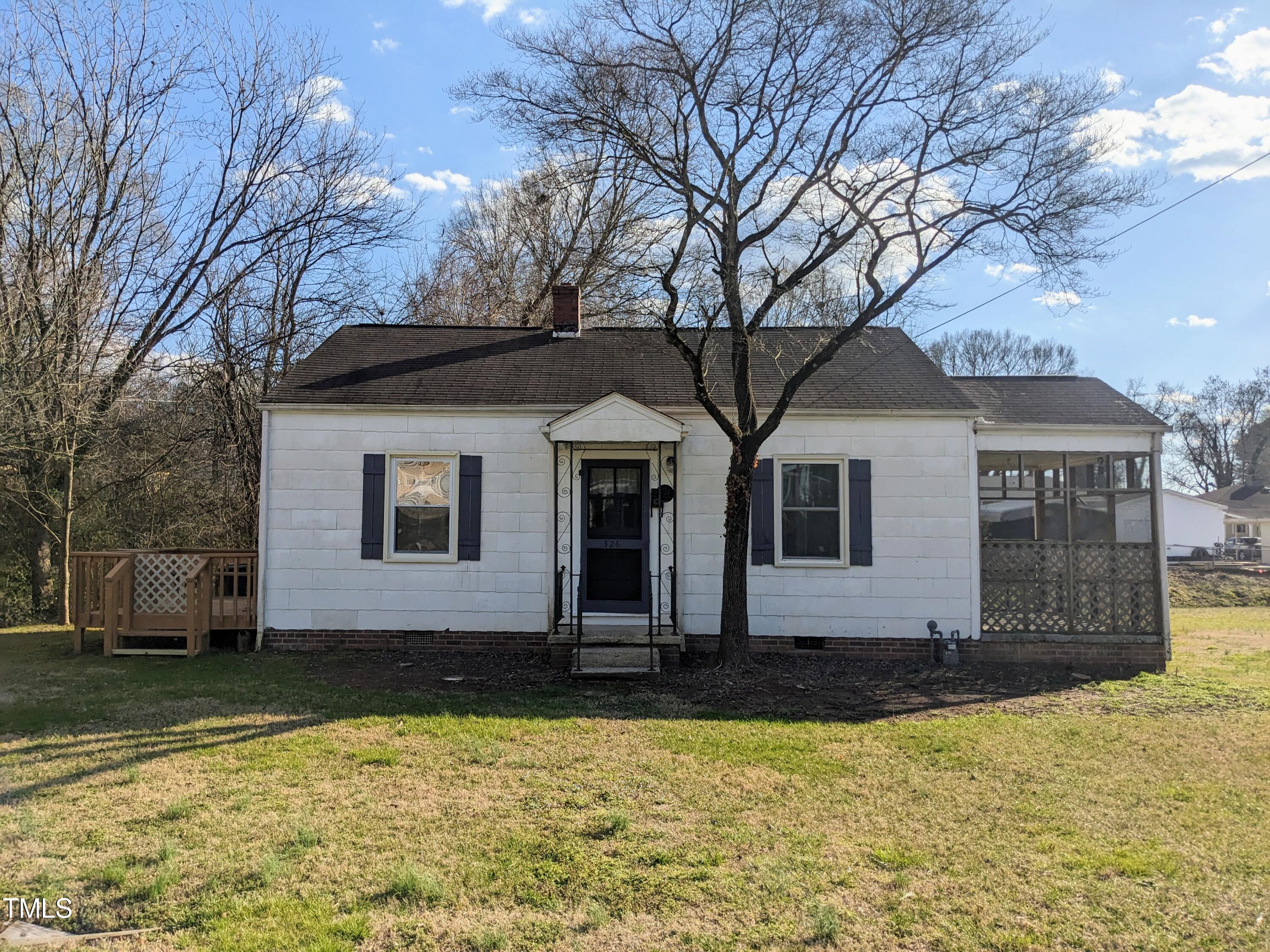 326 W Gilbreath Street