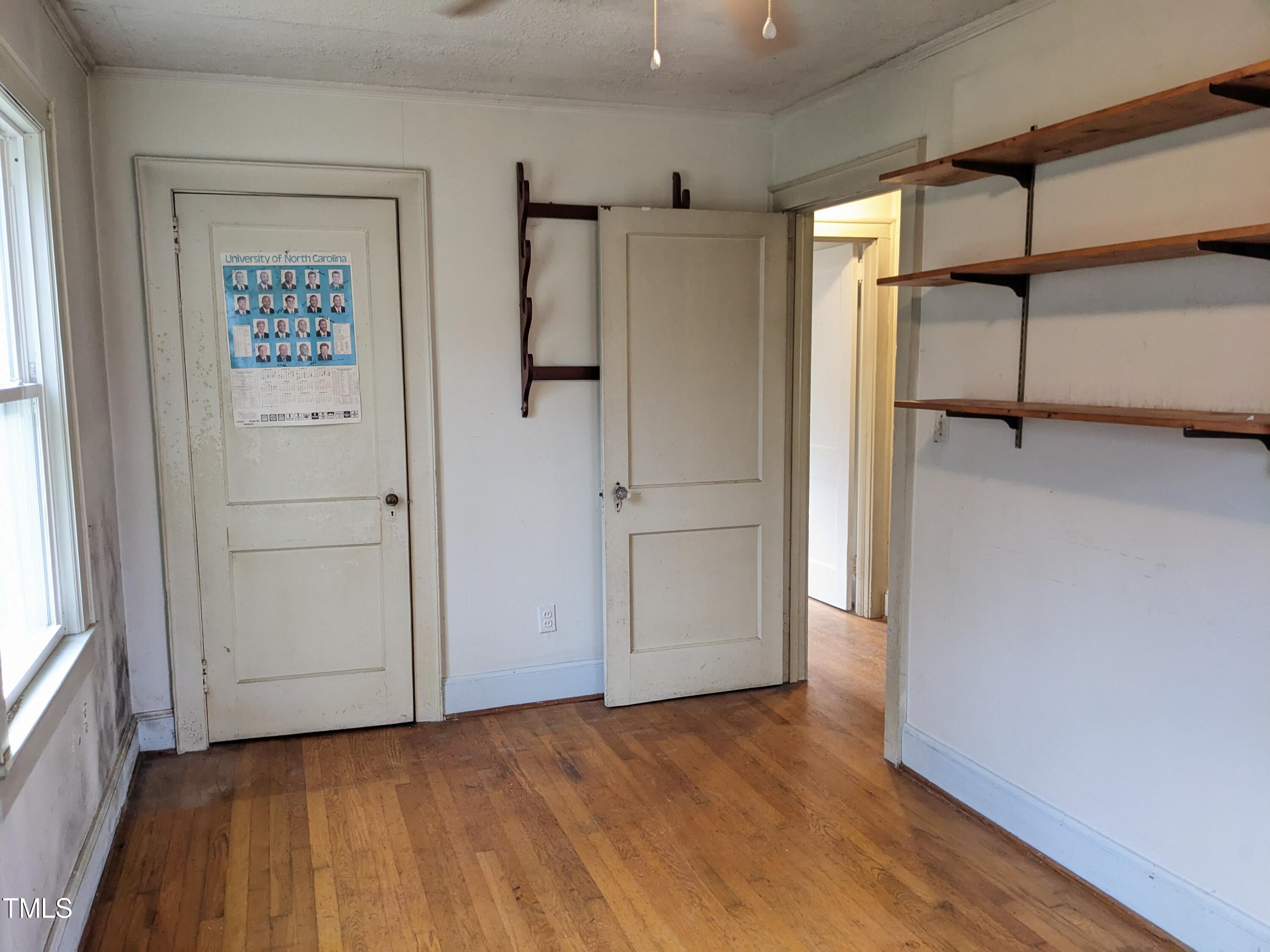 326 W Gilbreath Street