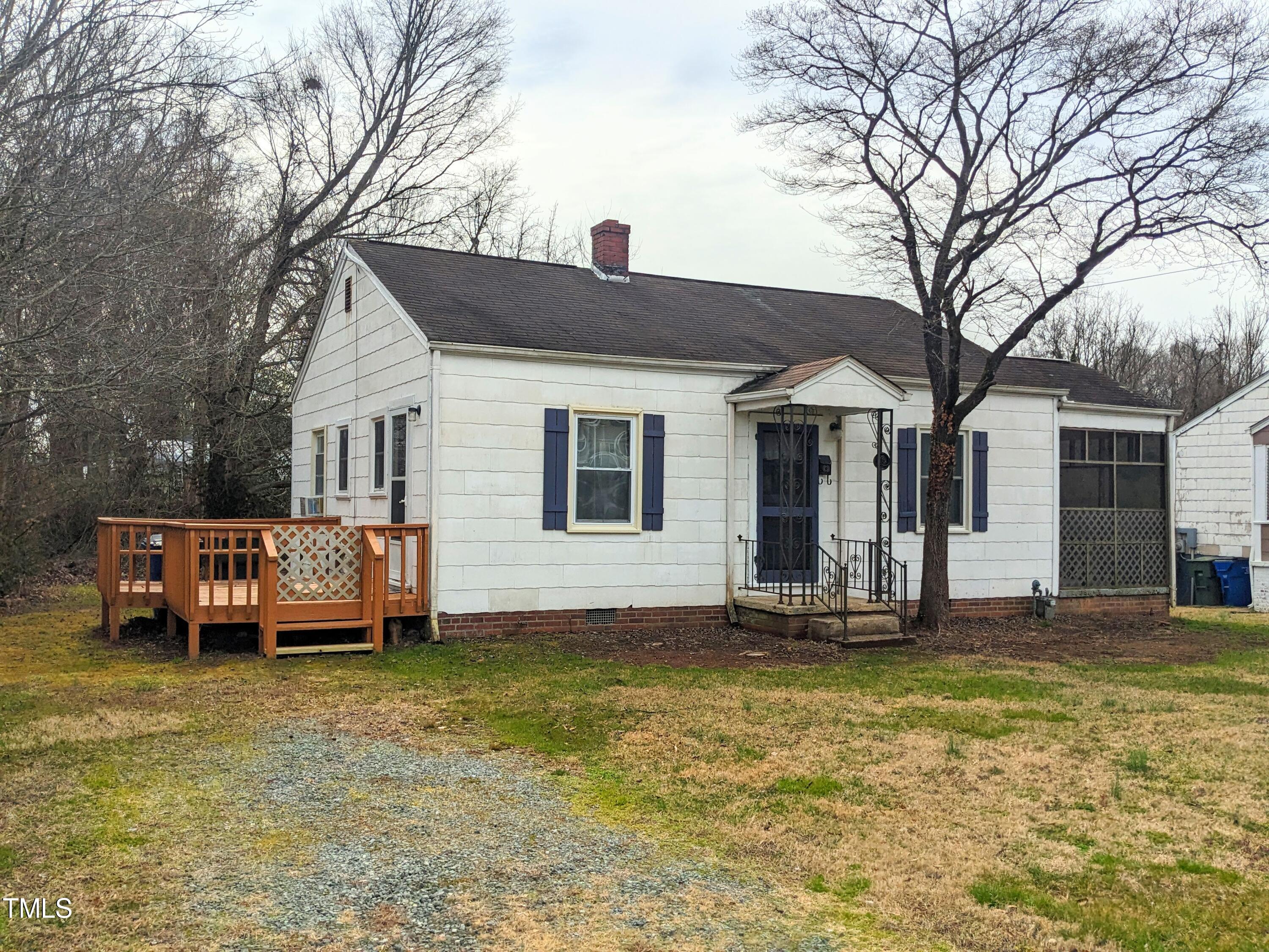 326 W Gilbreath Street