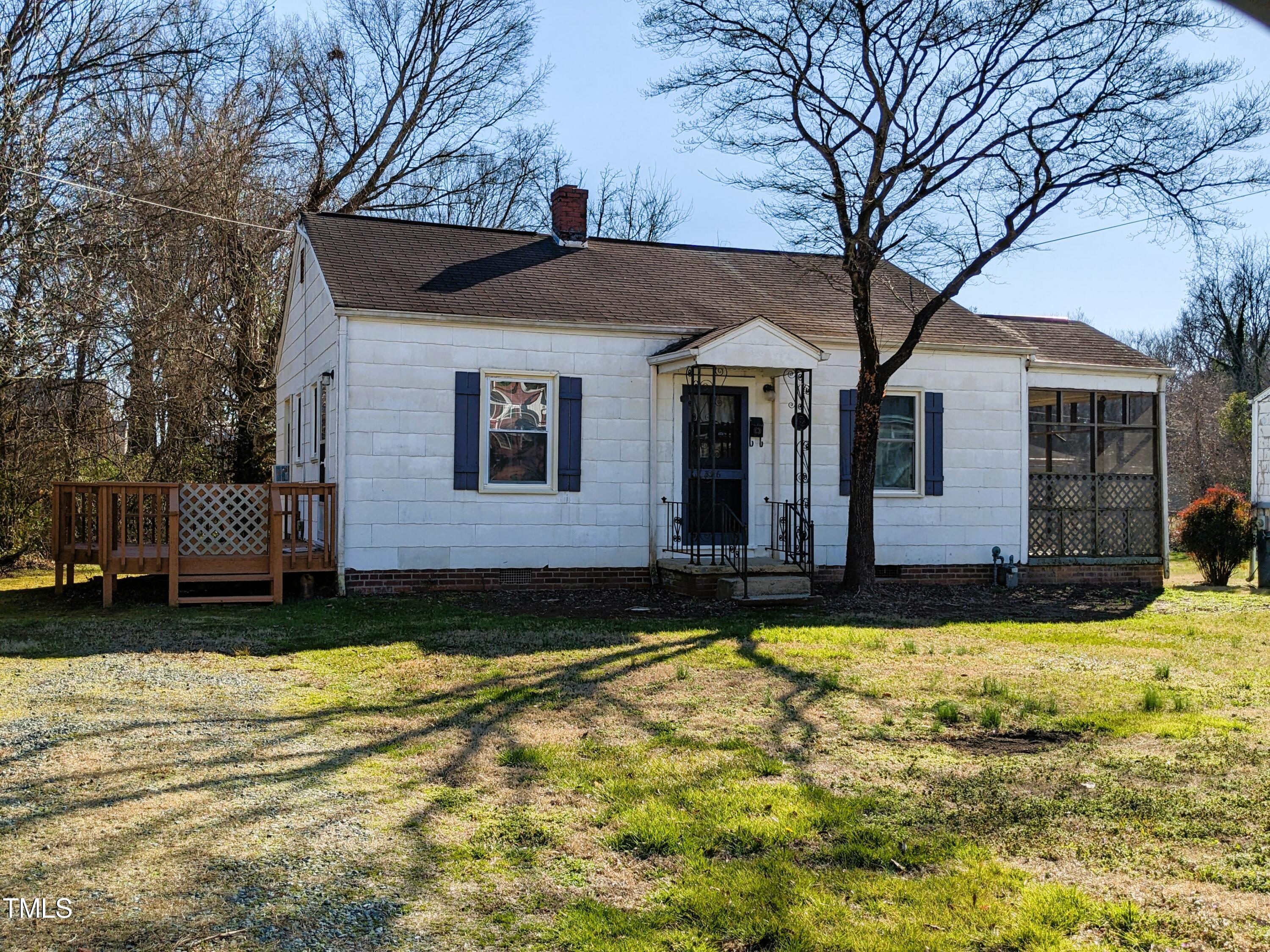 326 W Gilbreath Street