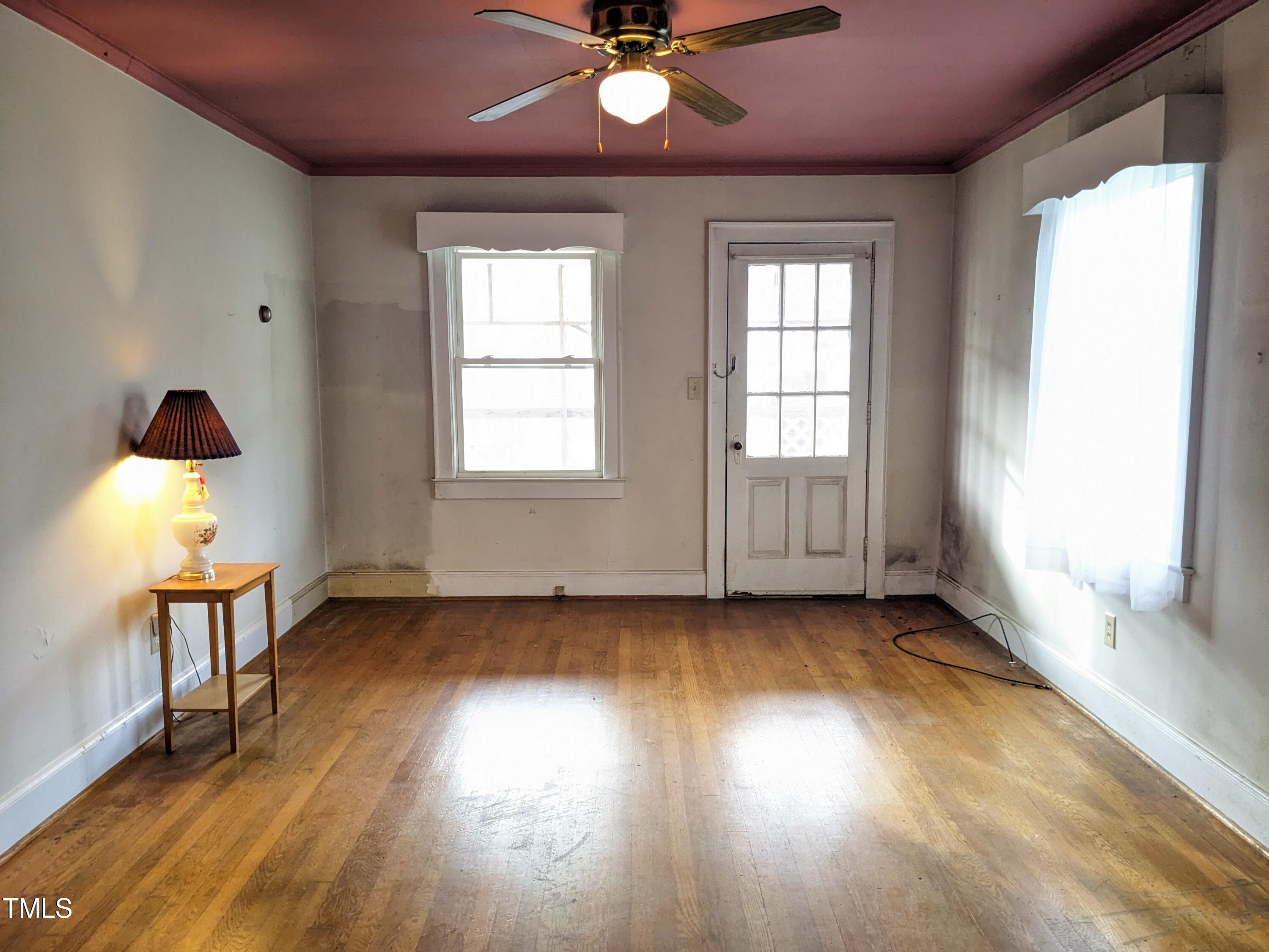 326 W Gilbreath Street