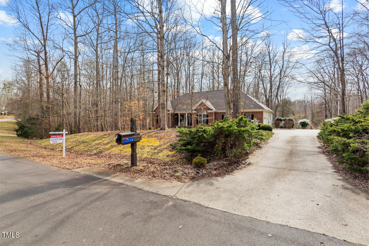 1716 Spring Lily Lane