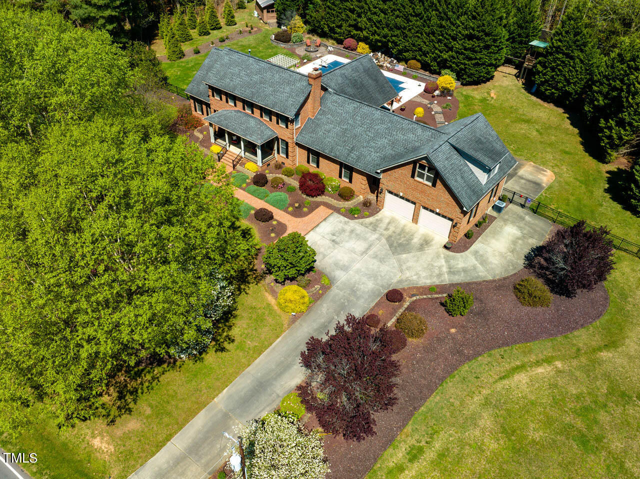 3907 W Ten Road
