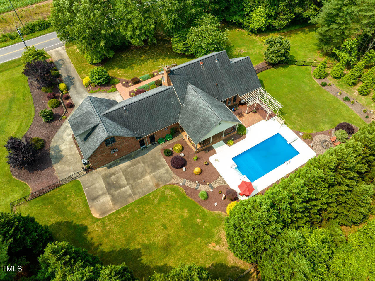 3907 W Ten Road