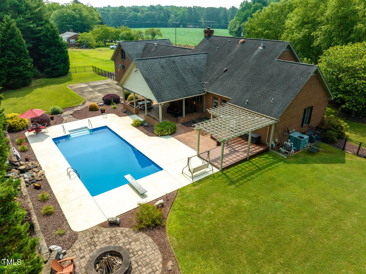 3907 W Ten Road
