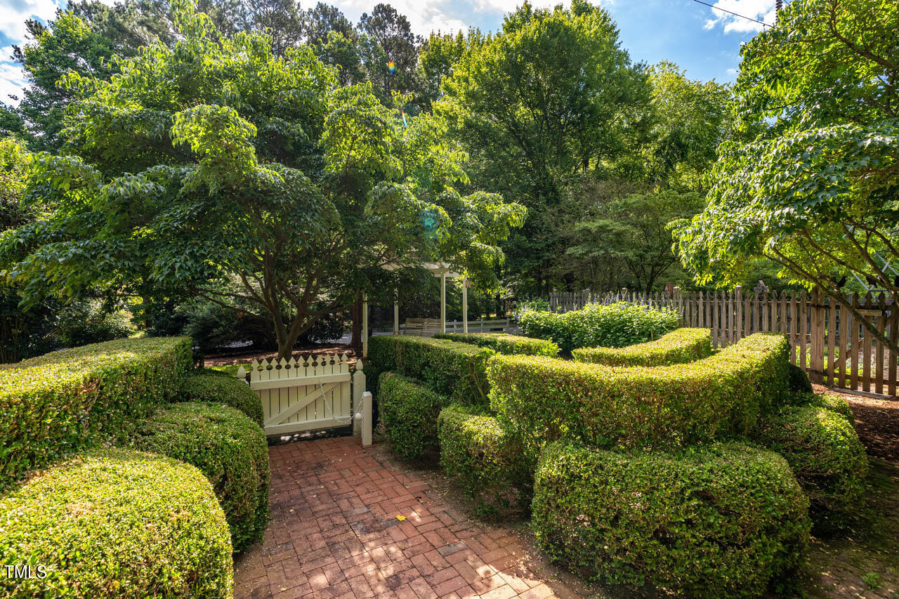 201 Rock Garden Road