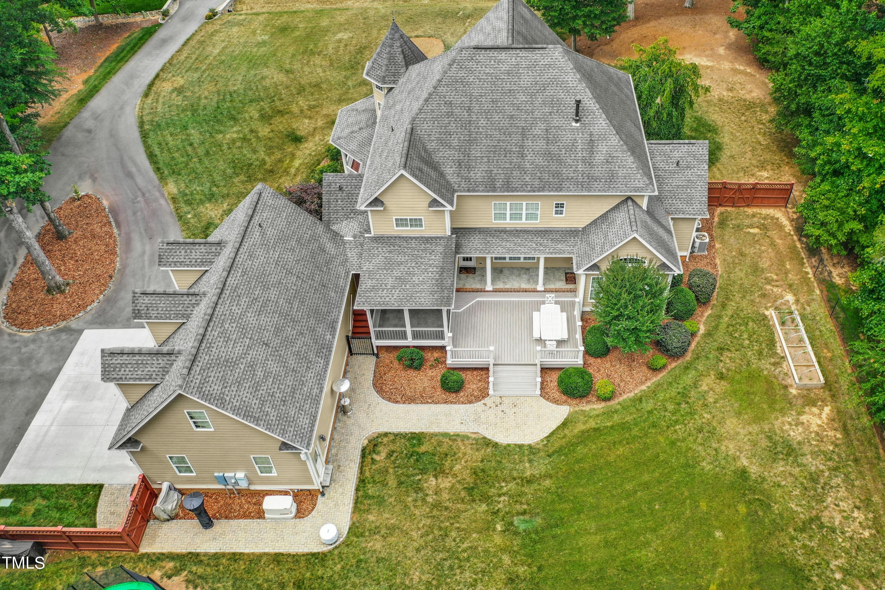 5020 Harvestview Drive