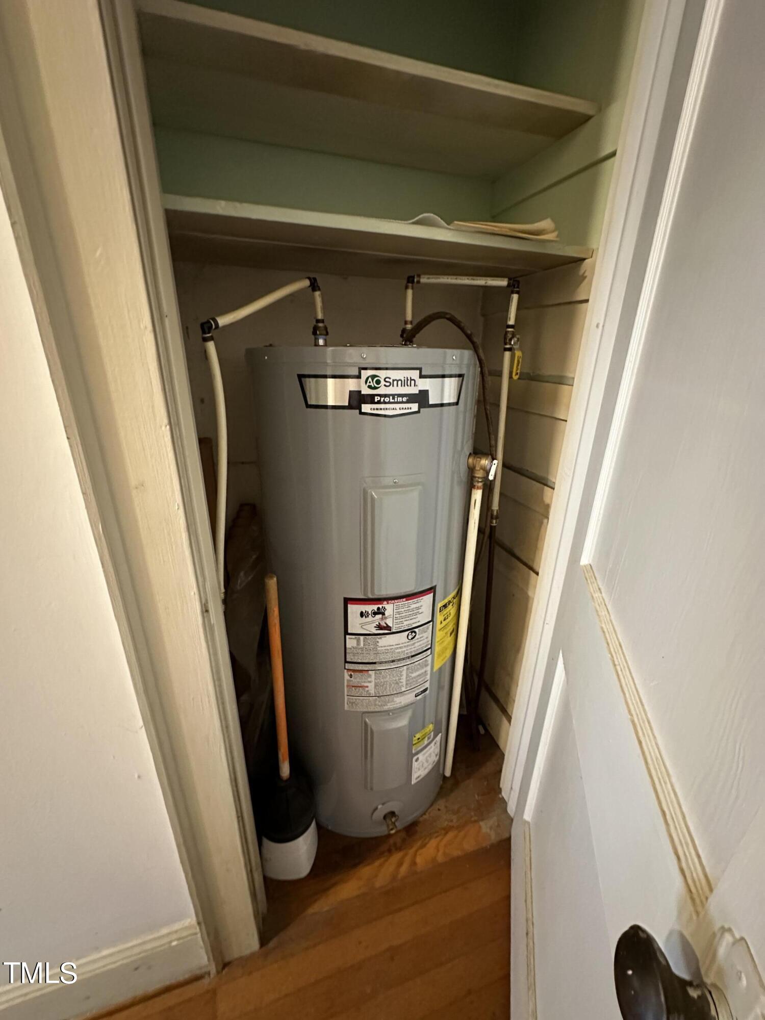 326 W Gilbreath Street