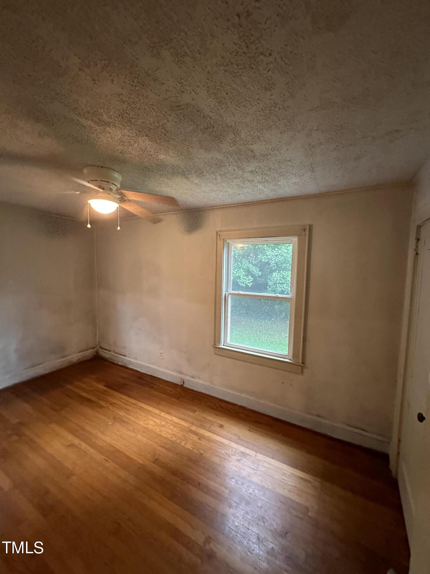 326 W Gilbreath Street