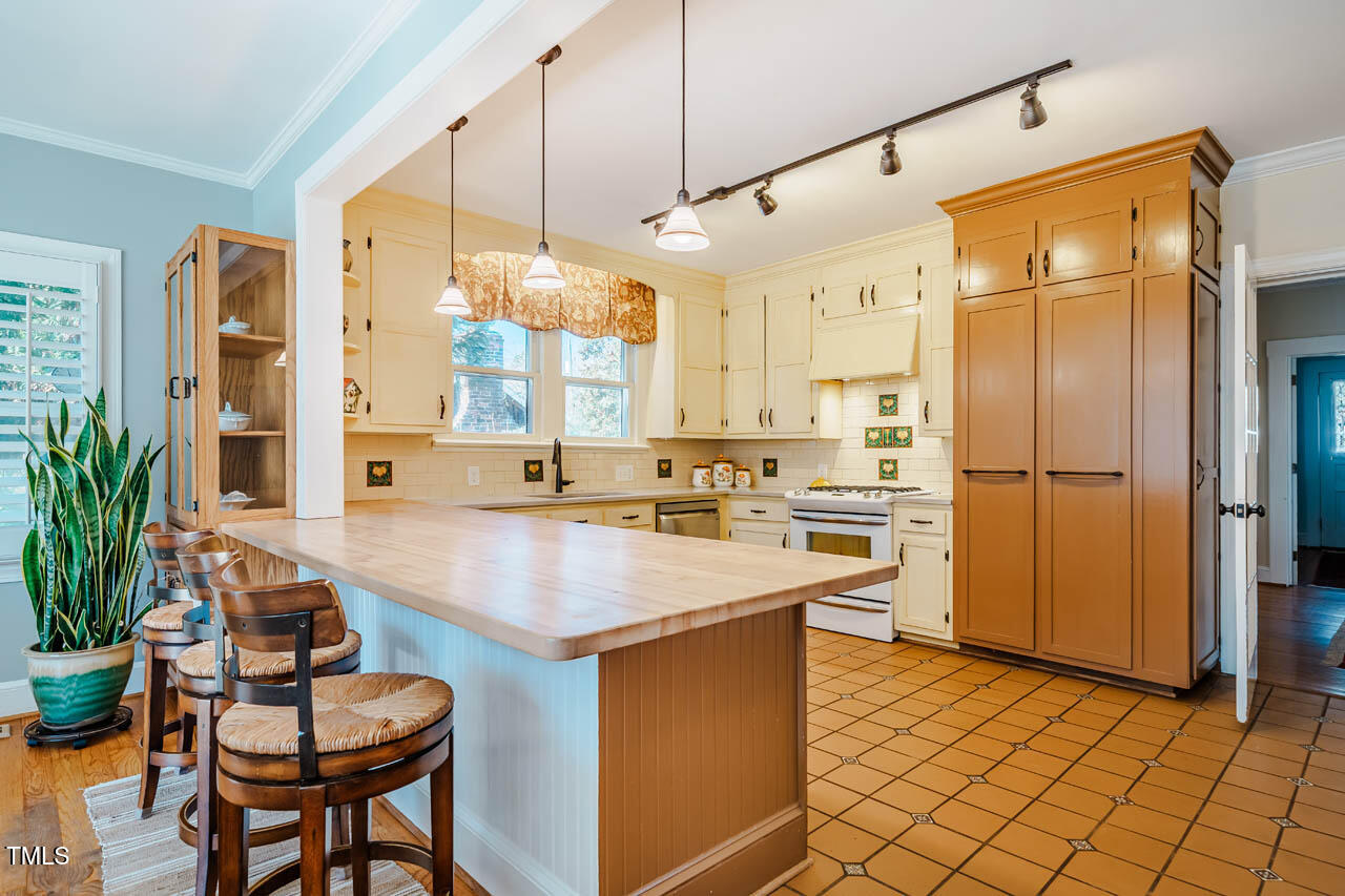 319 W Margaret Lane