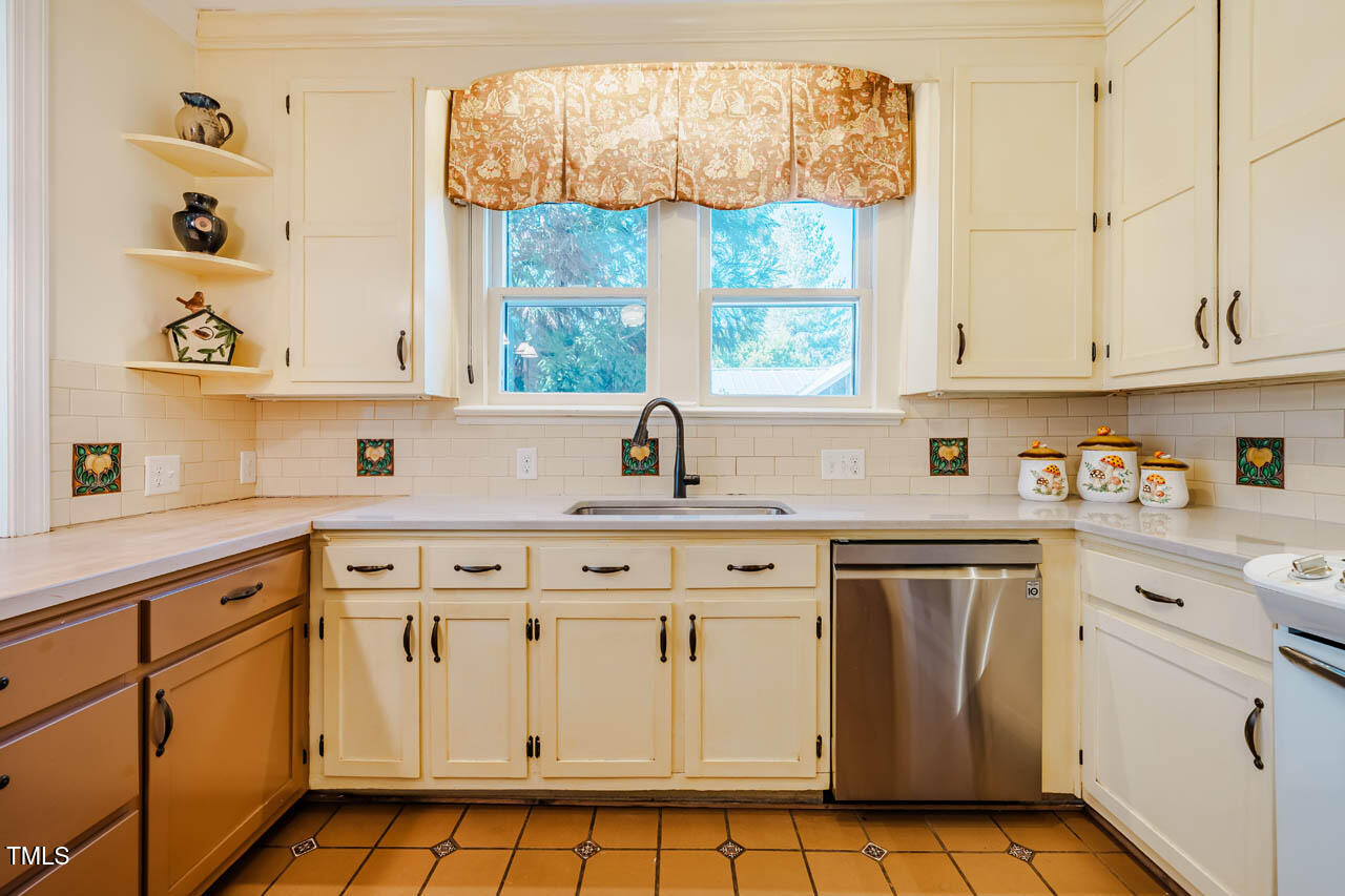 319 W Margaret Lane