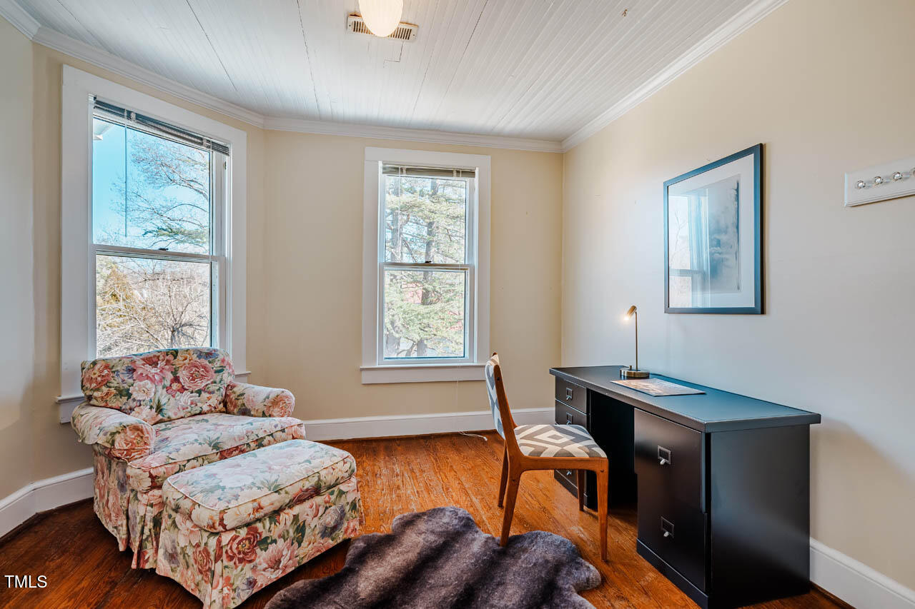 319 W Margaret Lane