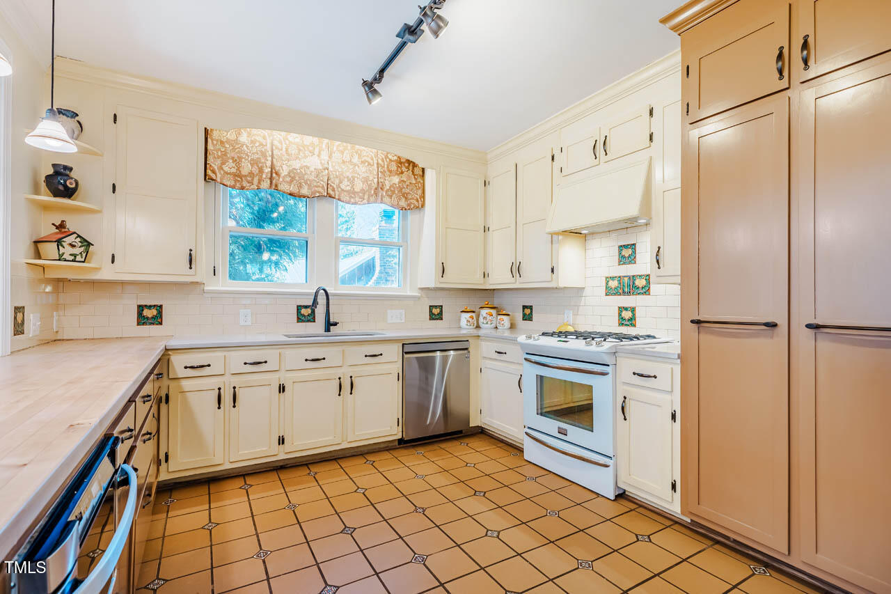 319 W Margaret Lane
