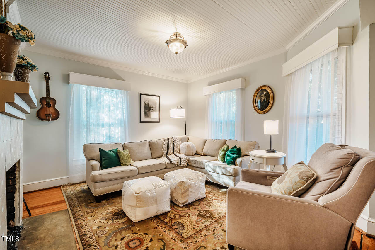 319 W Margaret Lane