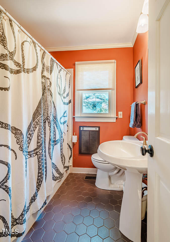 319 W Margaret Lane
