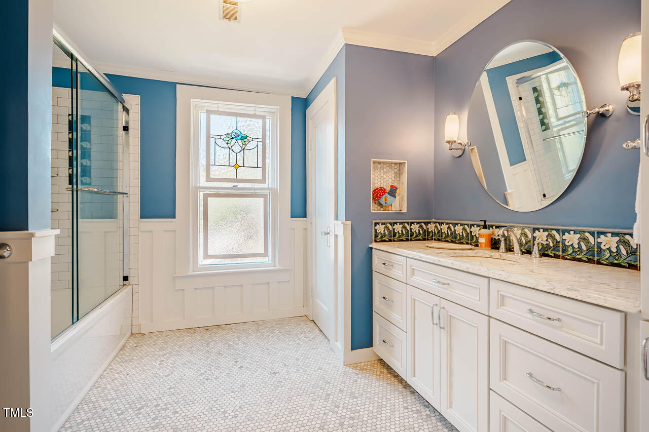 319 W Margaret Lane