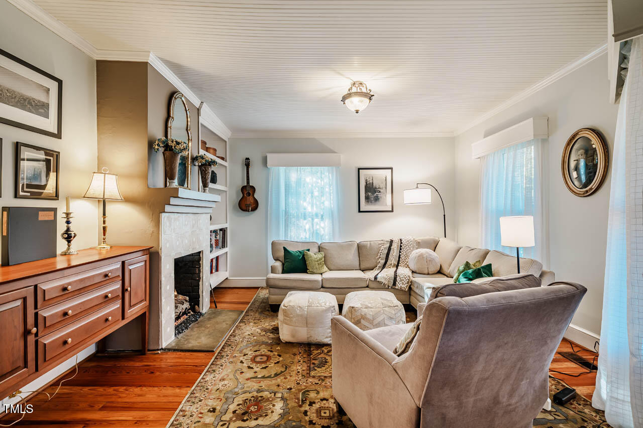 319 W Margaret Lane