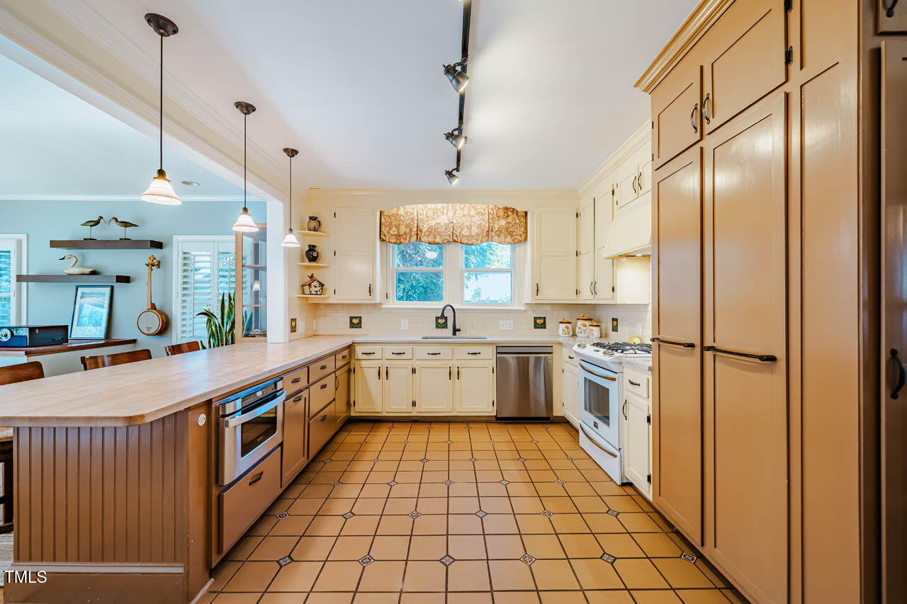 319 W Margaret Lane
