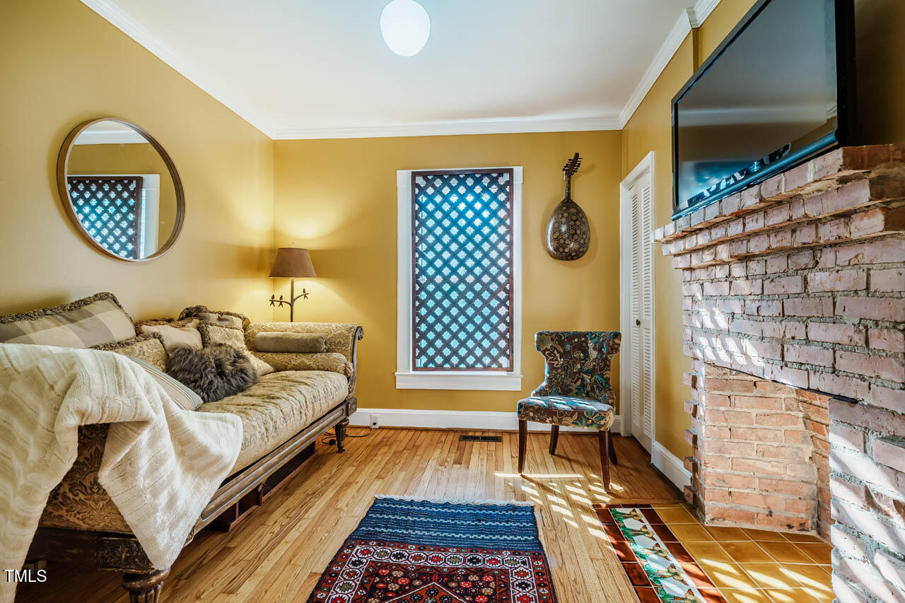319 W Margaret Lane