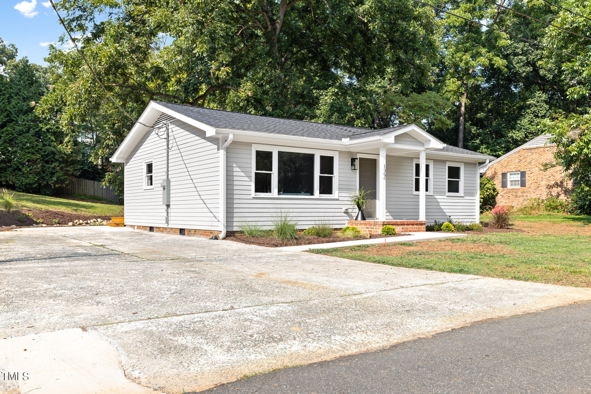 122 W Union Street