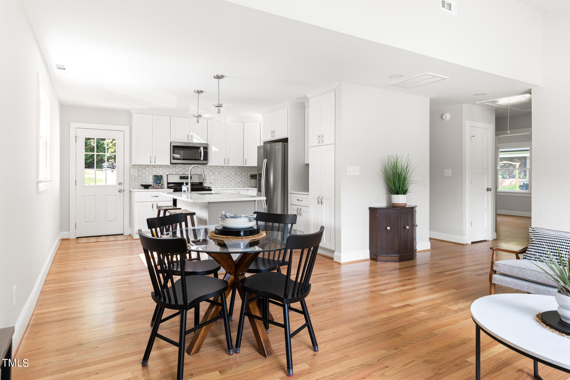 122 W Union Street