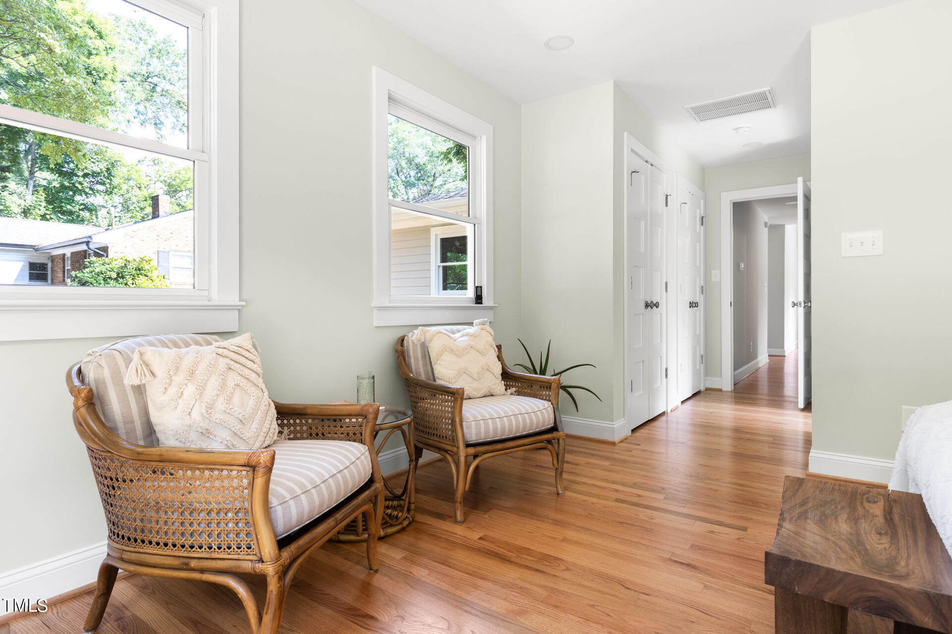 122 W Union Street
