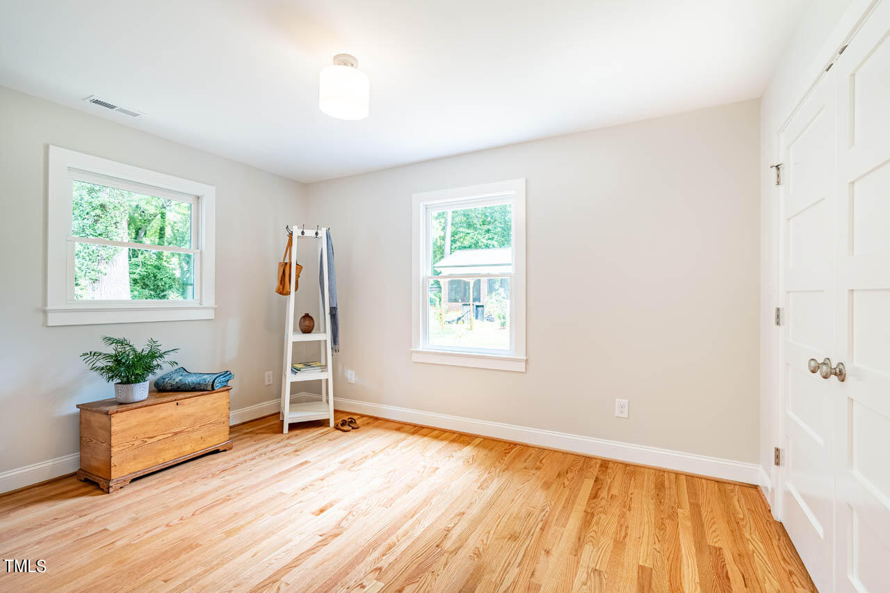 122 W Union Street