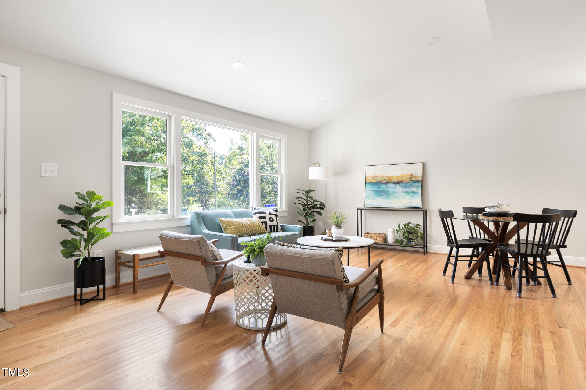 122 W Union Street