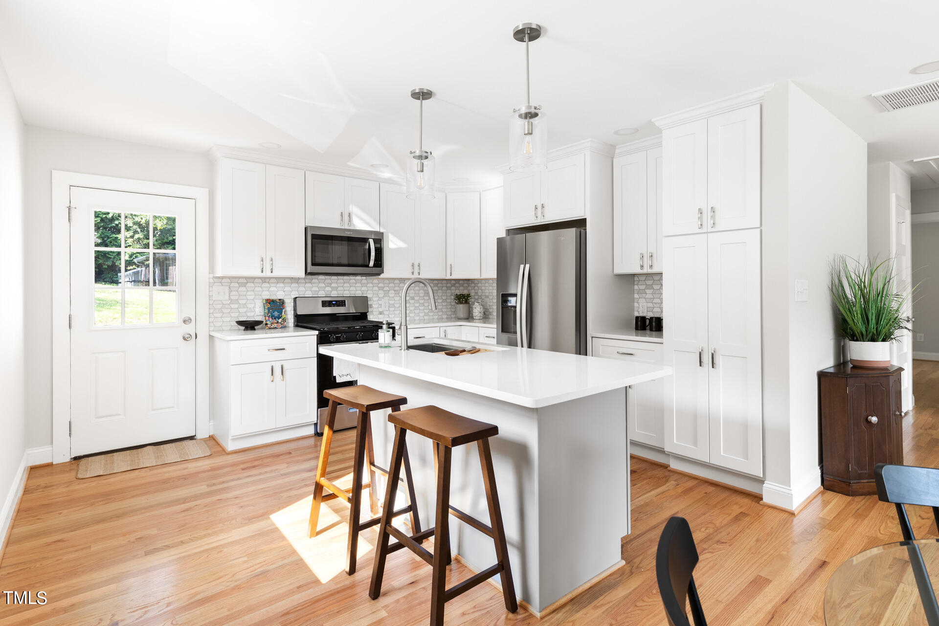 122 W Union Street