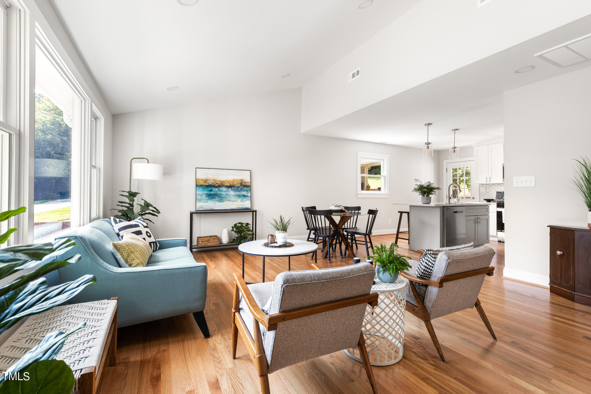 122 W Union Street