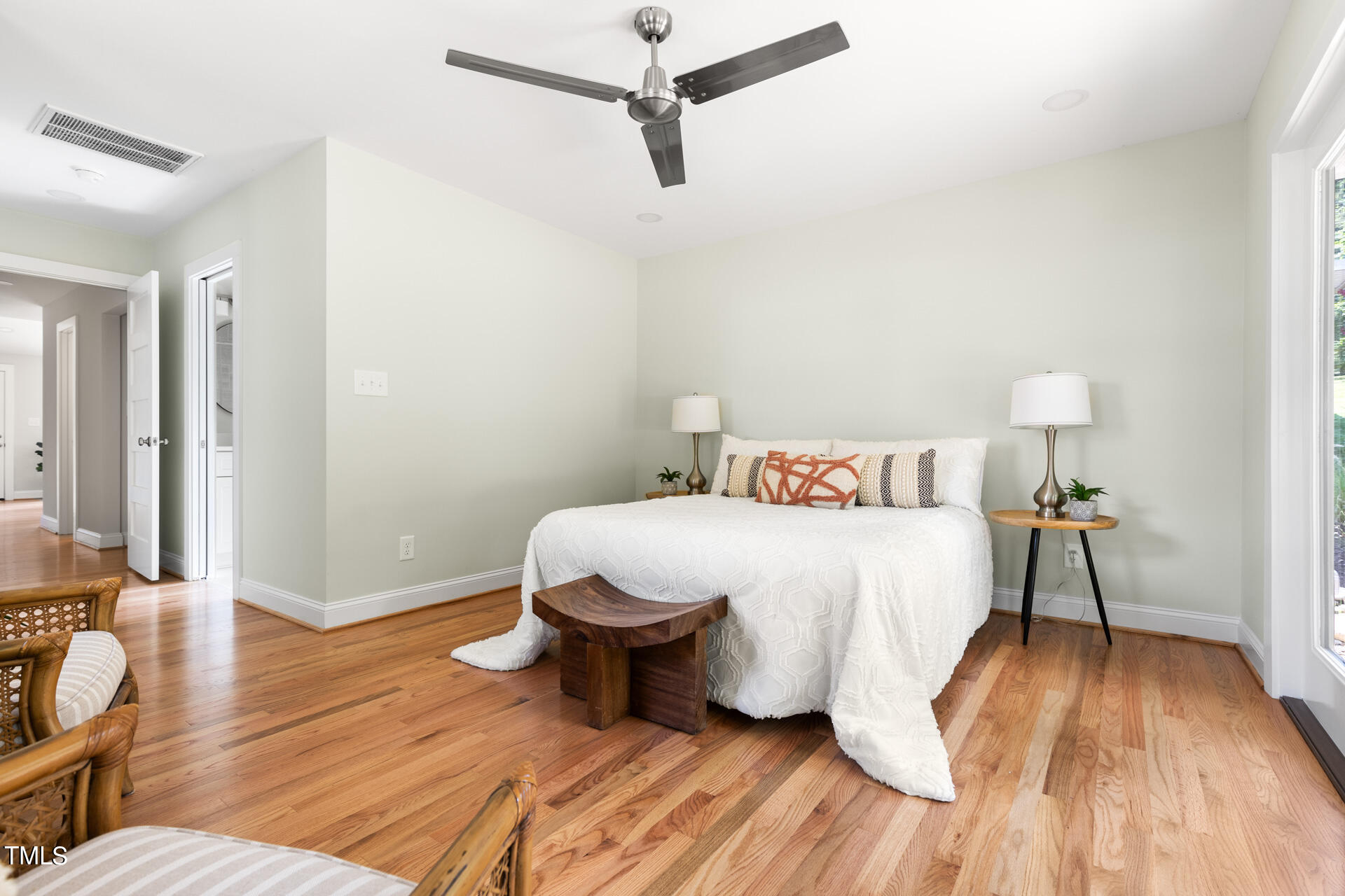 122 W Union Street