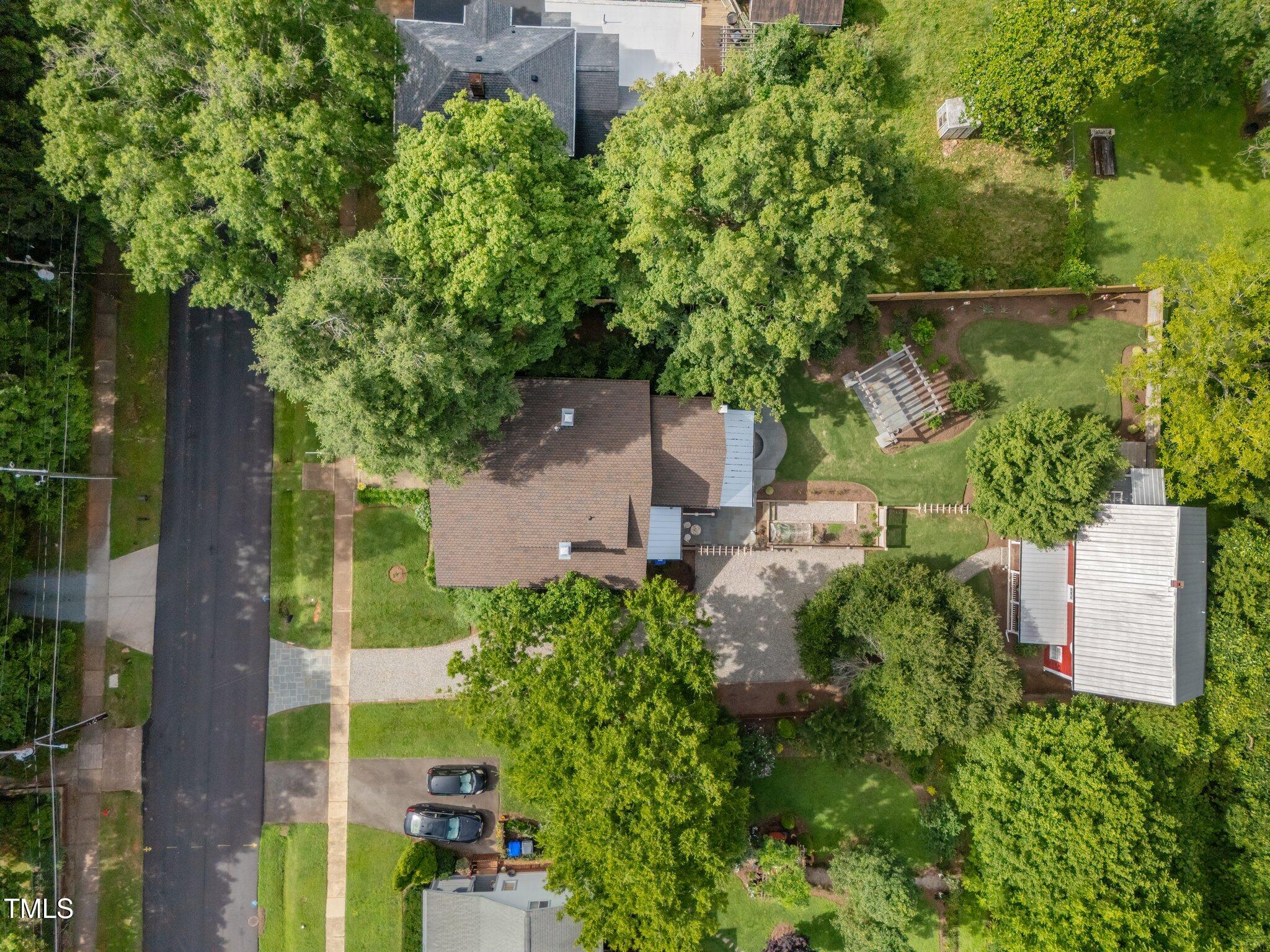 109 N Hassel Street