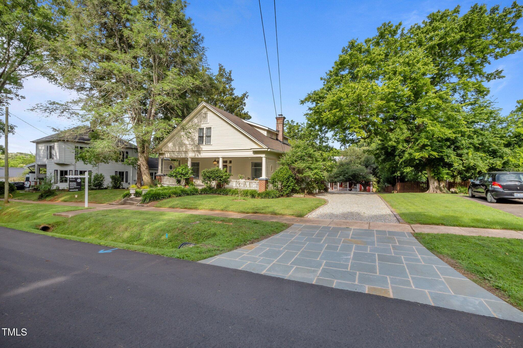 109 N Hassel Street