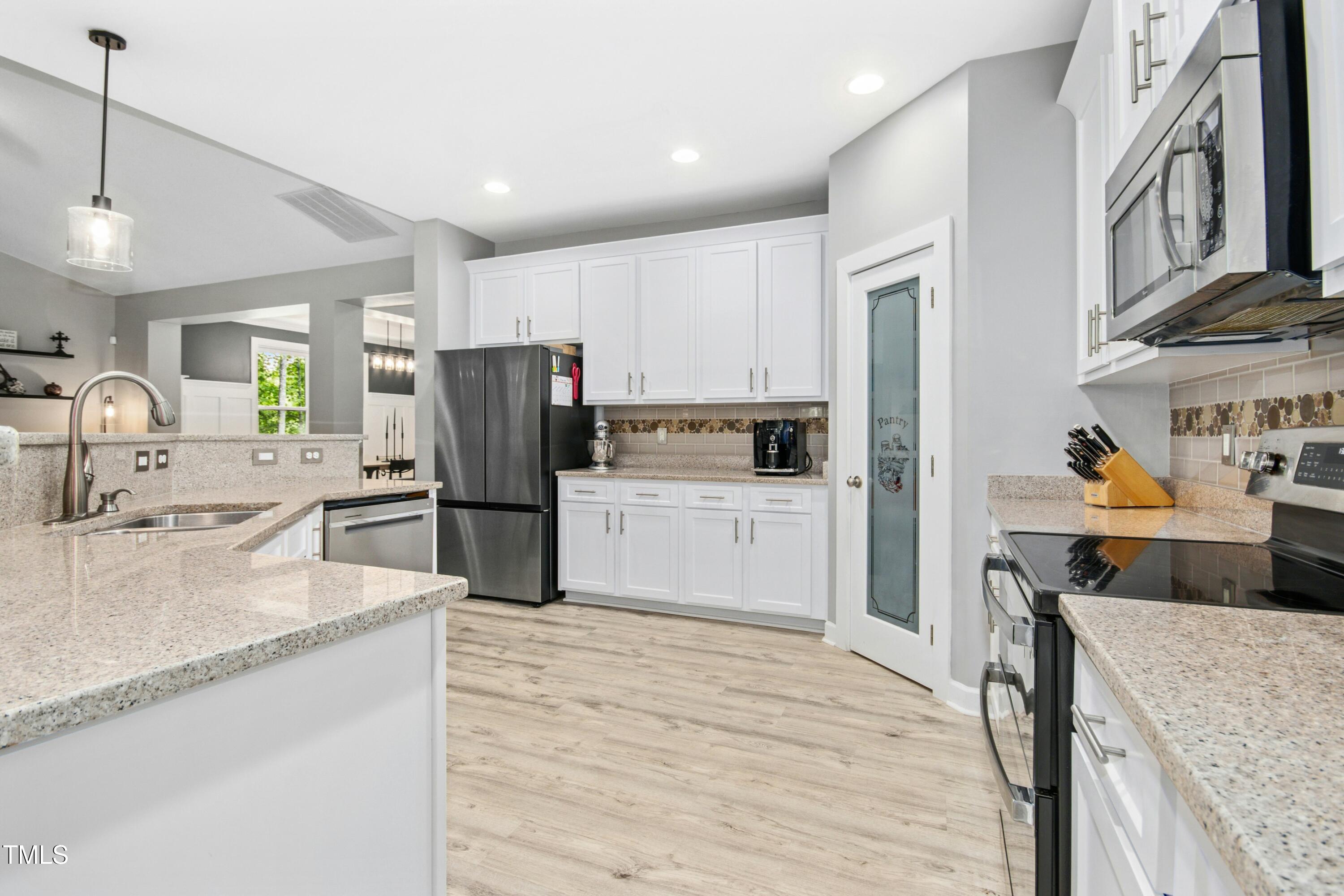 619 E Hatterleigh Avenue