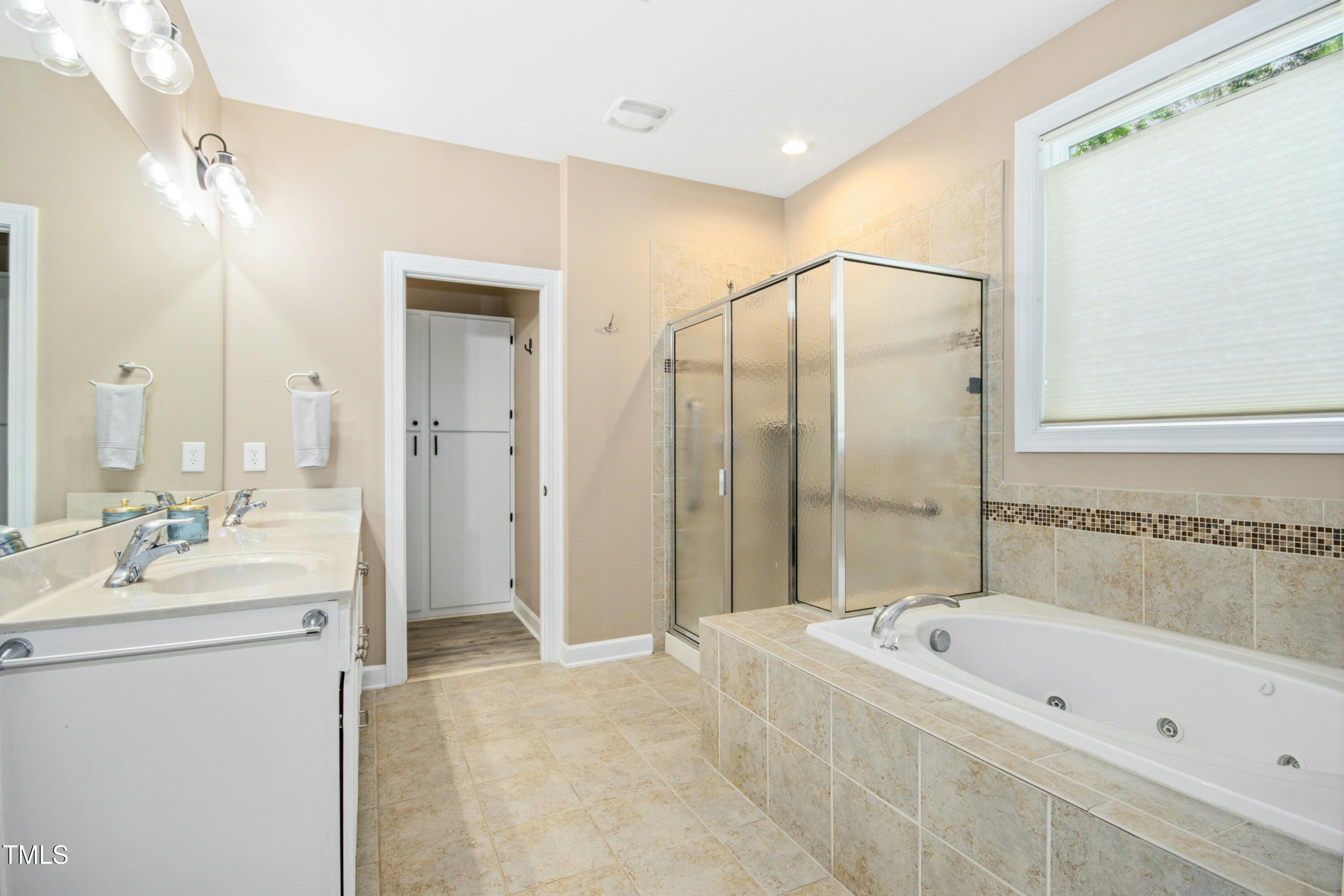 619 E Hatterleigh Avenue