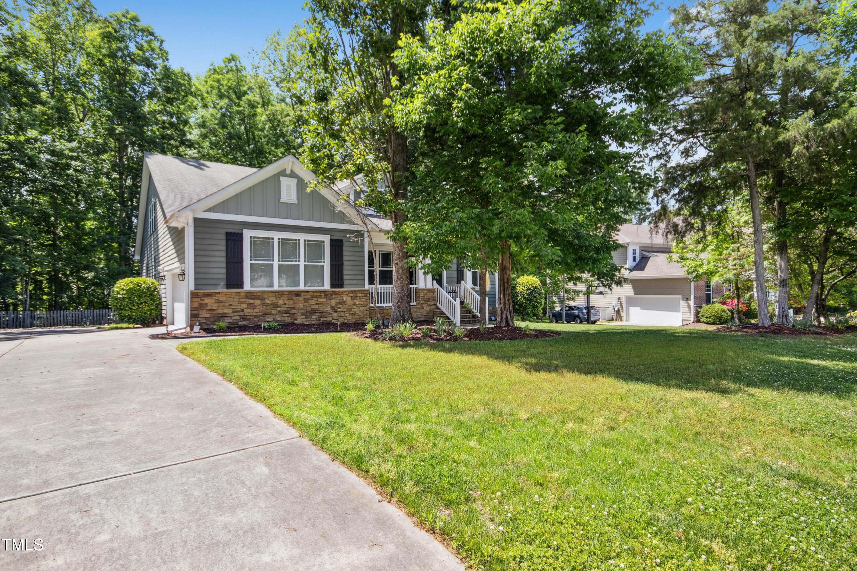 619 E Hatterleigh Avenue