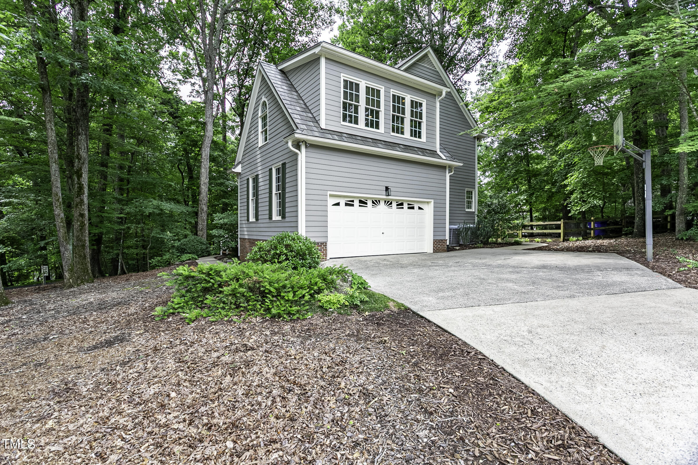 2325 Old Oak Place